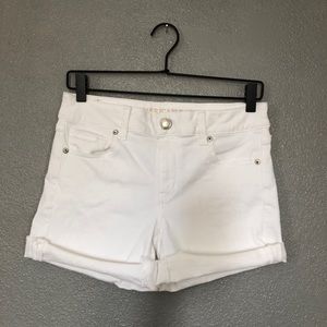 American Eagle White shorts
